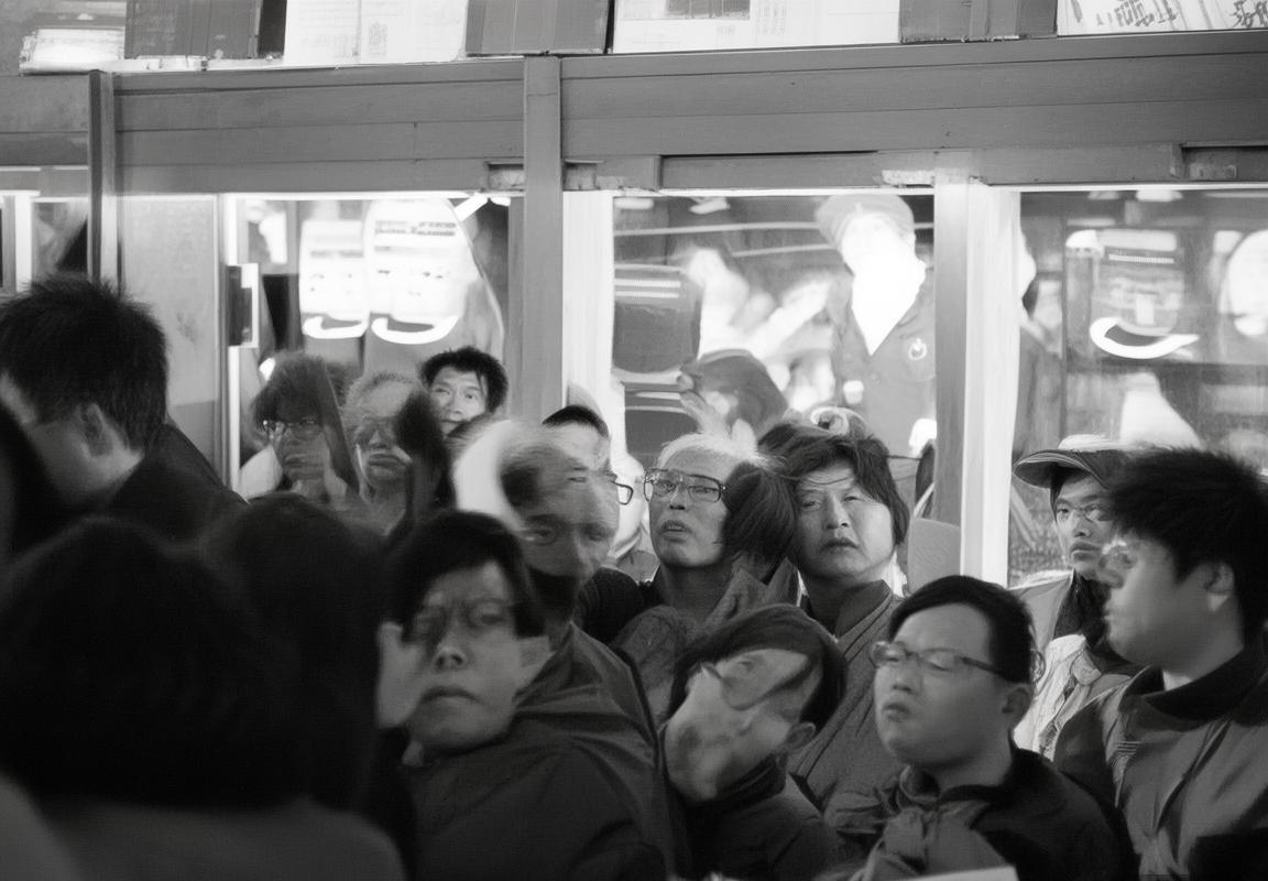 西甲英超冠军双辉映：瓜迪奥拉逼近弗格森，五大联赛冠军教练的传承与对话